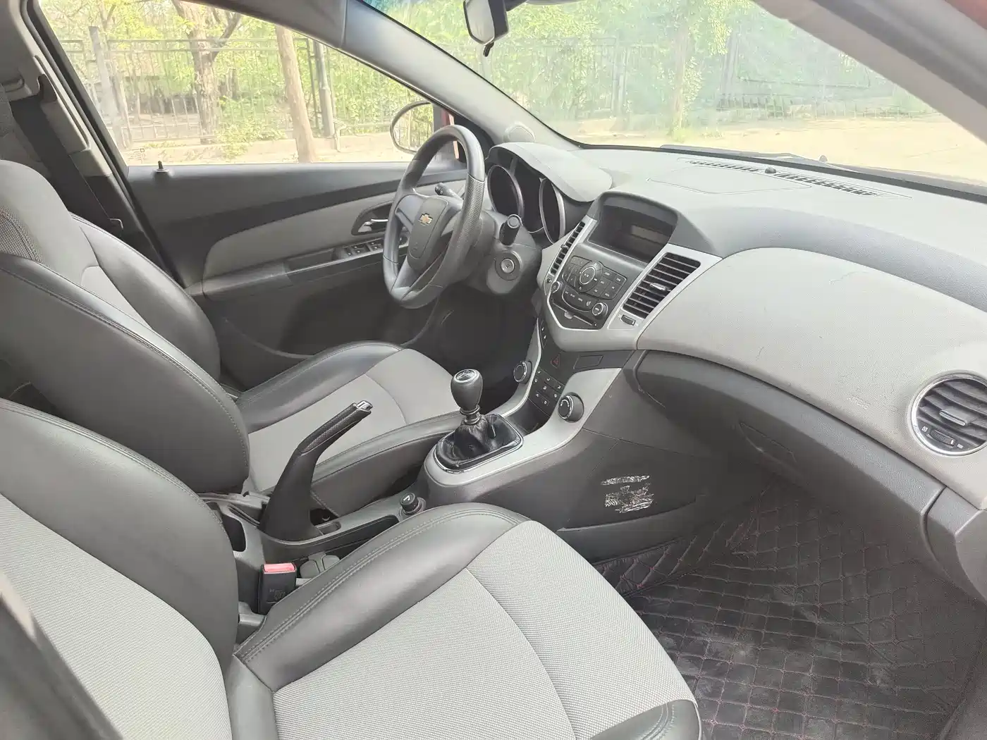 Chevrolet Cruze 2013 1.6L SL MT фото 8