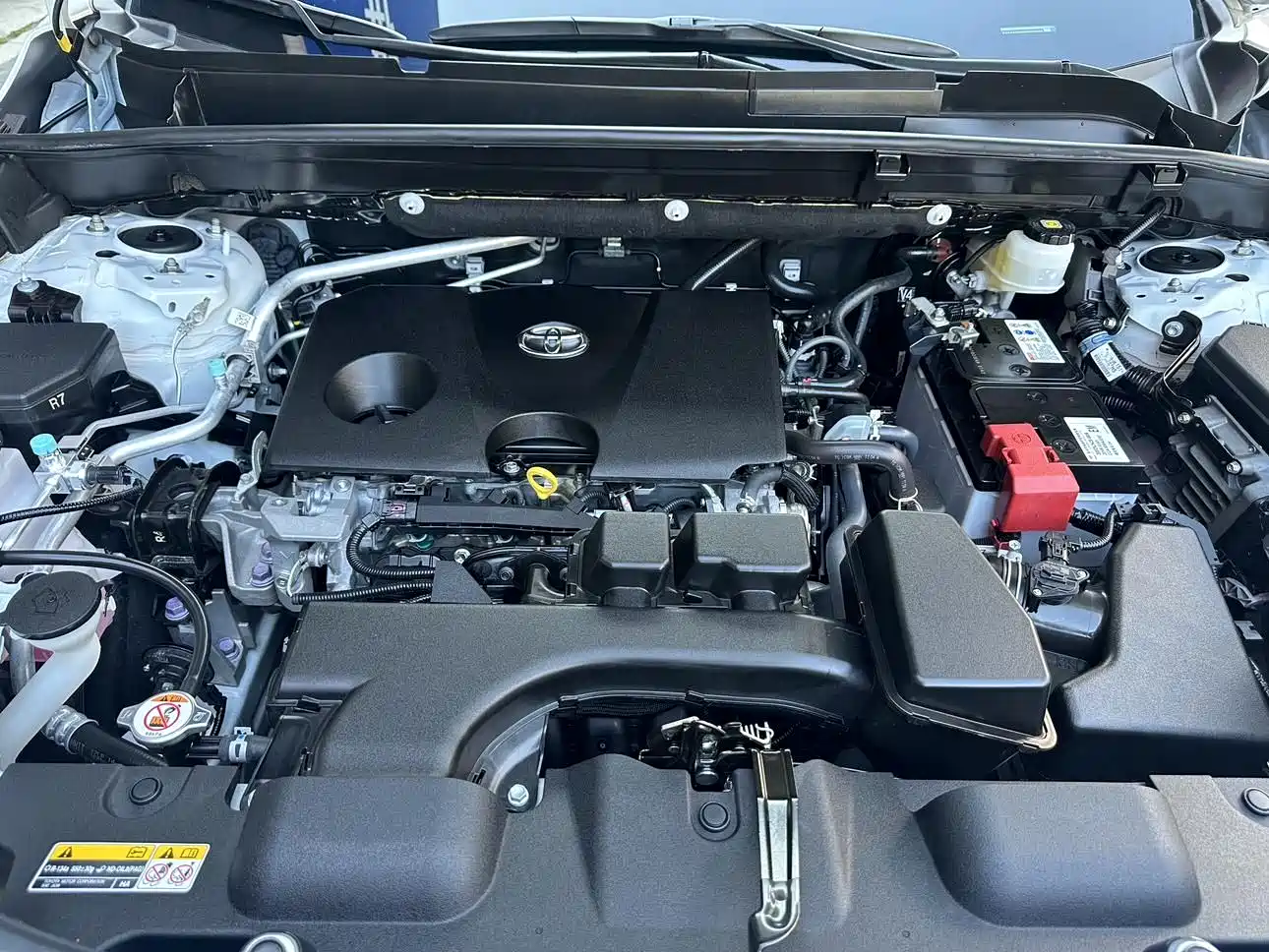 Toyota Venza 2023 2.0L CVT FWD Premium фото 7