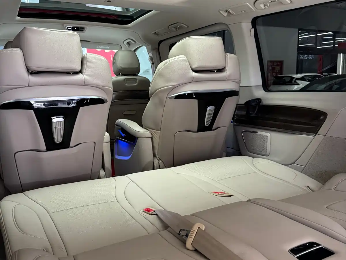 MERCEDES-BENZ V CLASS