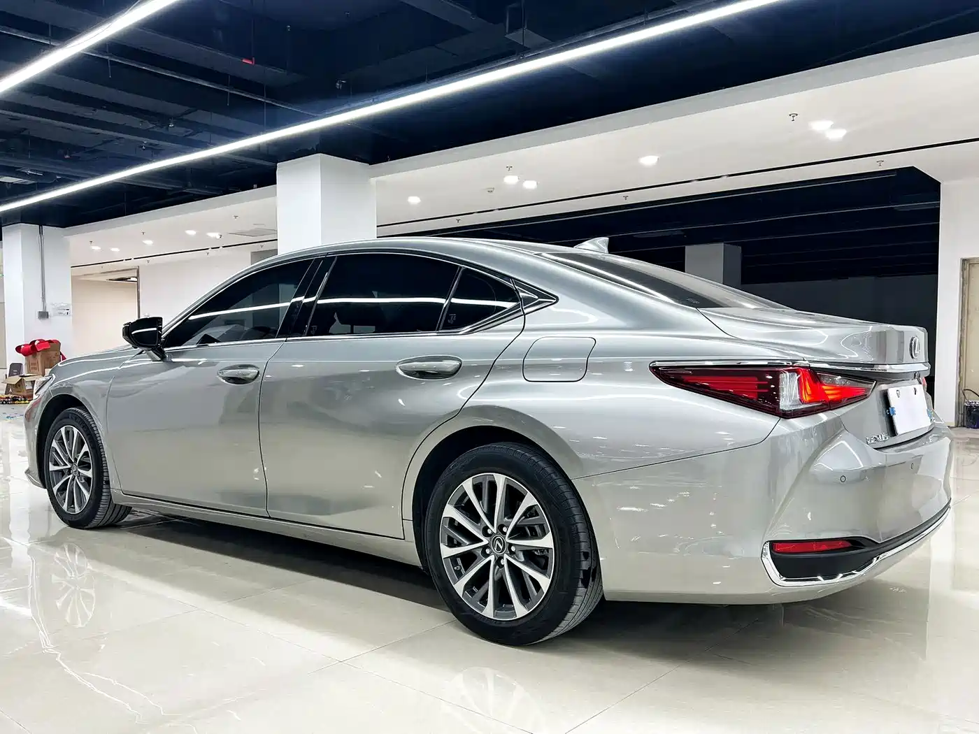 Фото 4 - Lexus ES