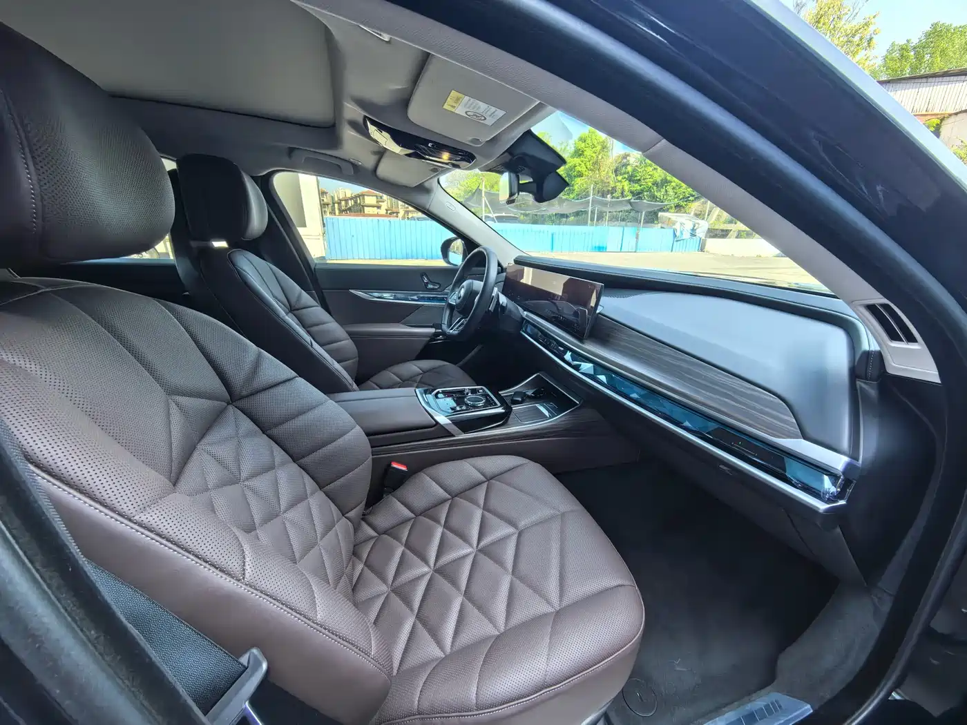 BMW 7 Series 2023 Model 735Li M Sport Package фото 6