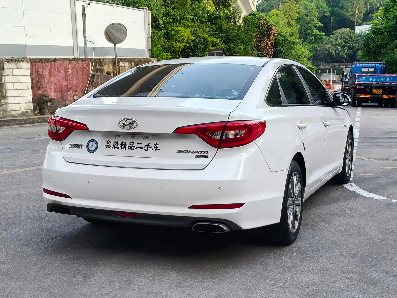 Photo 4 - Hyundai Sonata