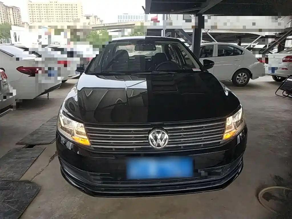 Volkswagen Lavida 2017 1.6L Manual Trend Edition фото 3