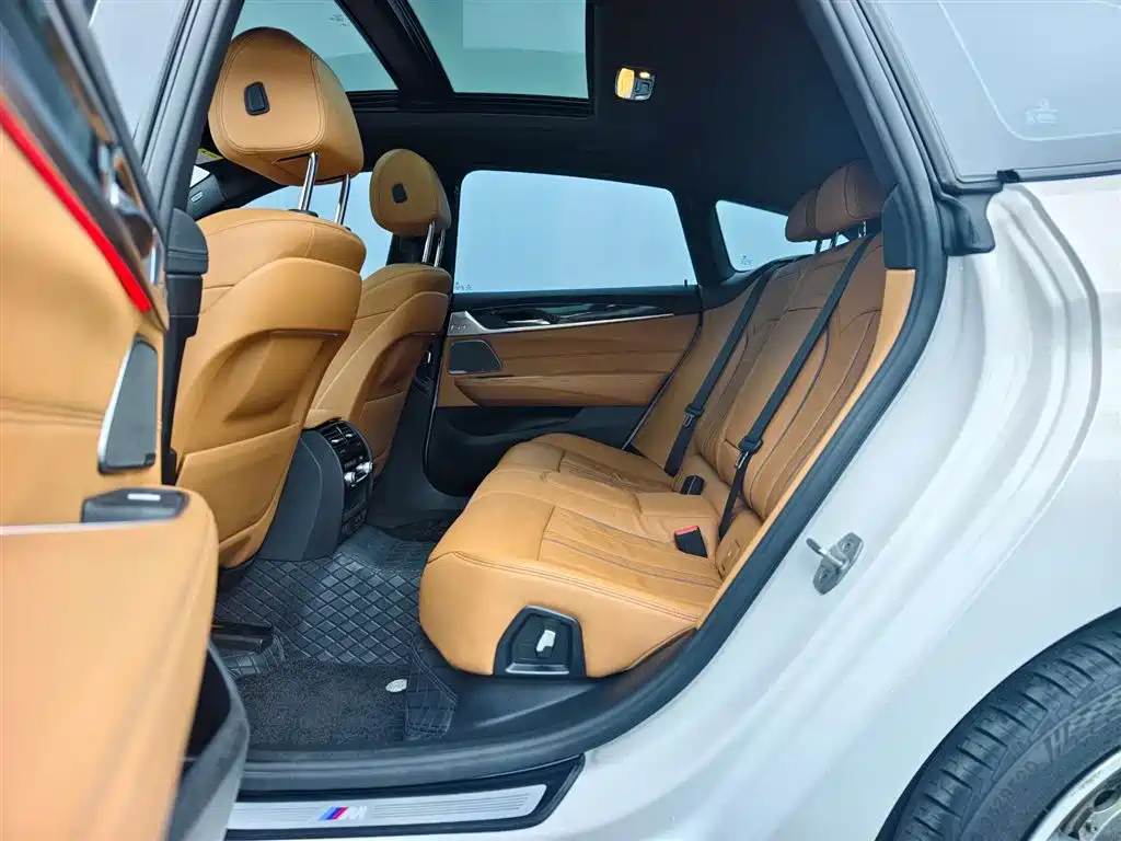 BMW 6 Series GT 2021 630i M Sport Package фото 13