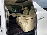 Фото 10 - Toyota Vellfire