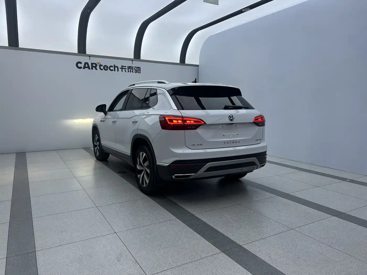 Volkswagen Tayron 2021 280TSI 2WD Luxury Smart Connect фото 5