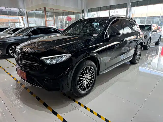MERCEDES-BENZ GLC