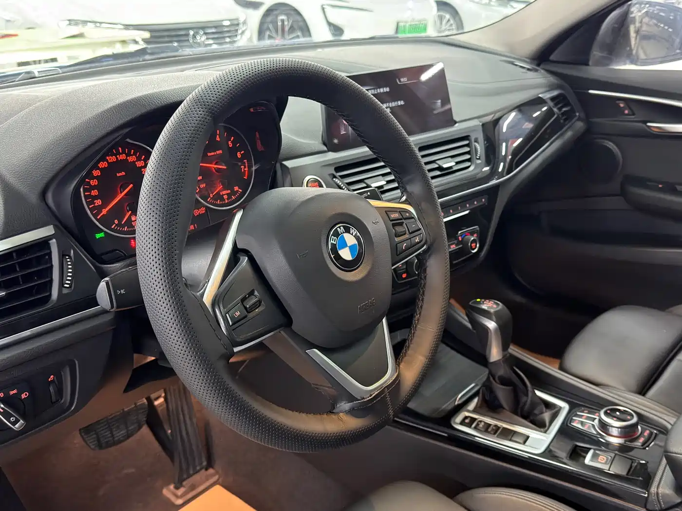 BMW 1 Series 2019 118i M Sport Package фото 4