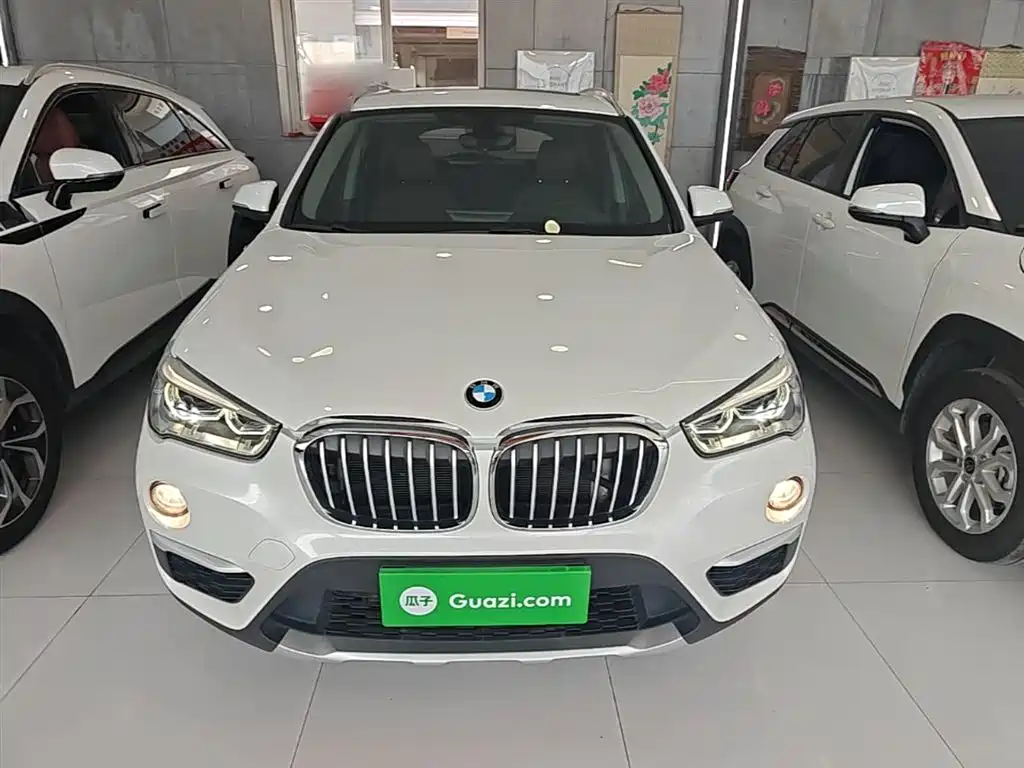 BMW X1 2018 sDrive18Li Premium Model фото 3