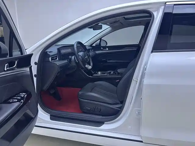 Kia K5 2025 1.5T Premium Edition фото 12