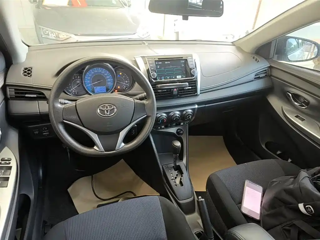 Toyota YARiS L Zhi Xuan 2015 1.5E Auto Charming Edition фото 13