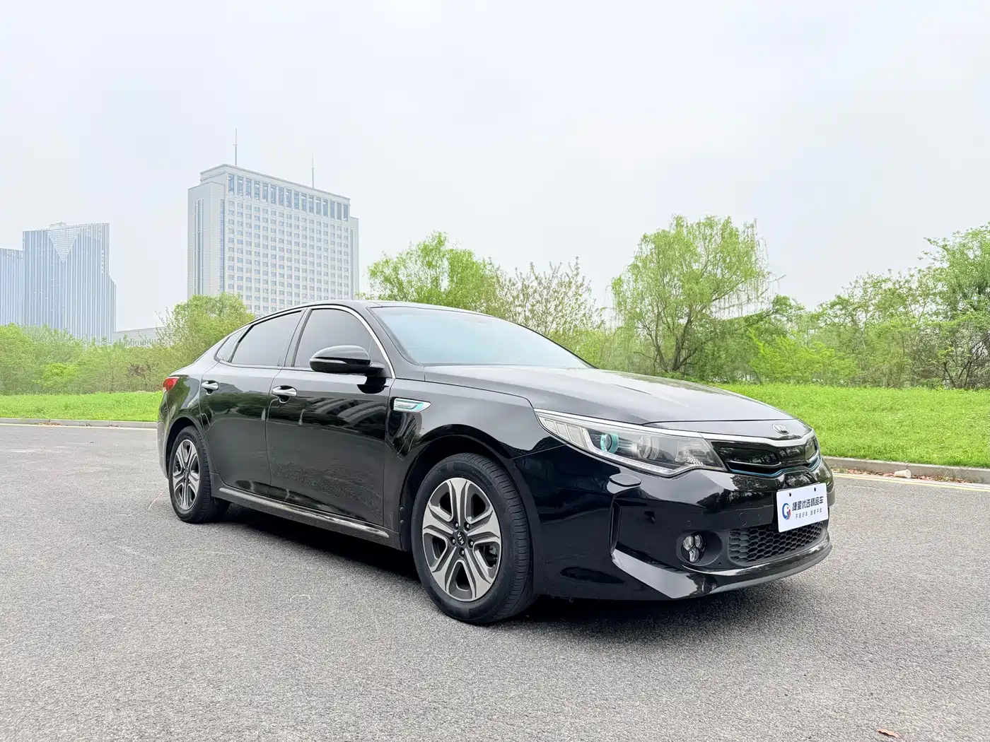 Kia K5 New Energy 2018 2.0L Intelligent Premium Edition фото 3