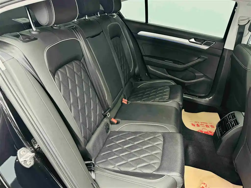 Volkswagen Magotan GTE Plug-in Hybrid 2022 GTE Luxury фото 30