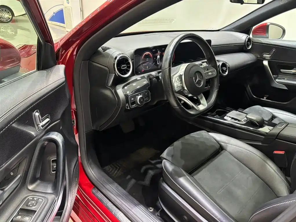Mercedes-Benz A-Class 2020 A 200 L Sport Sedan фото 13