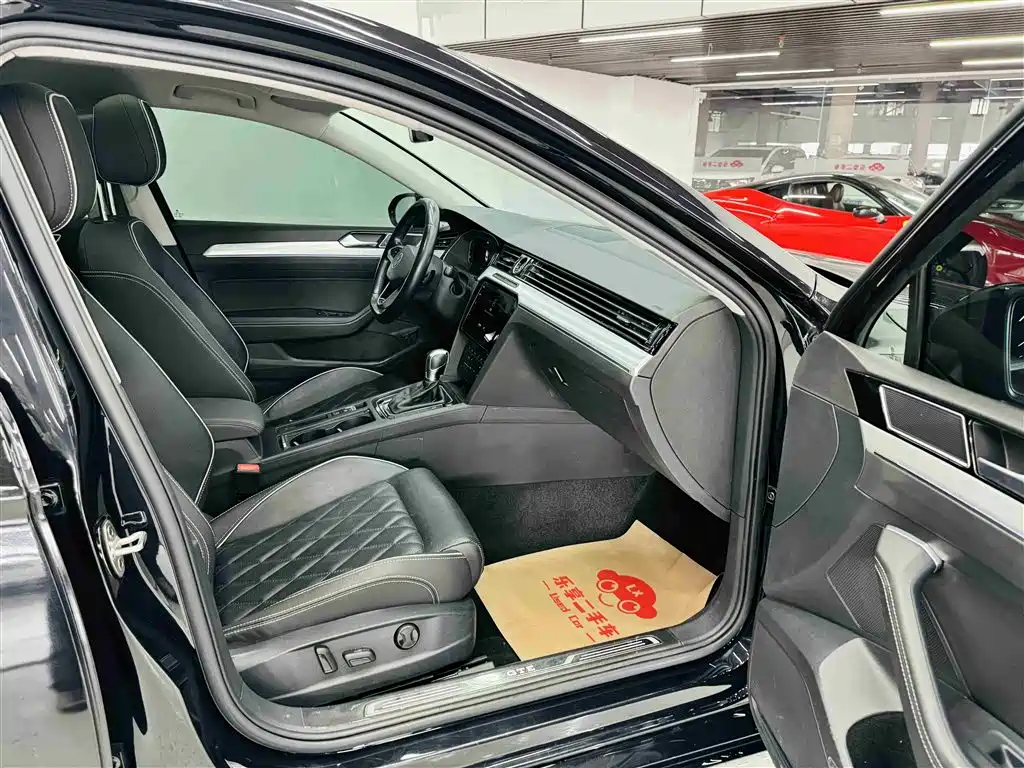 Volkswagen Magotan GTE Plug-in Hybrid 2022 GTE Luxury фото 24