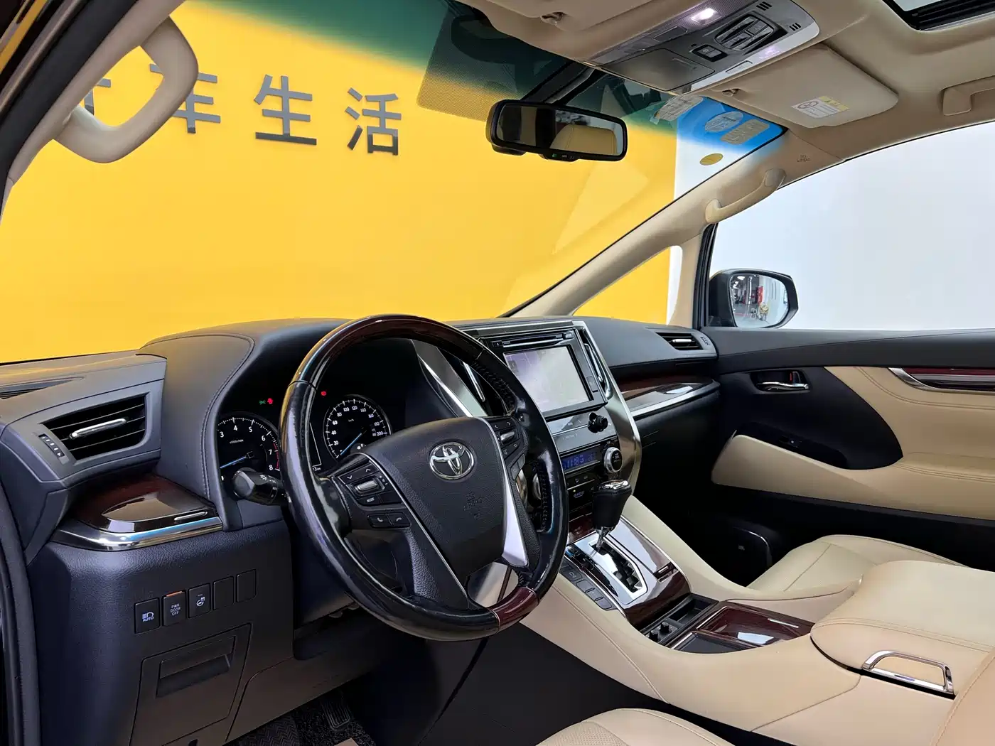 Toyota Alphard 2015 3.5L Luxury Edition фото 4