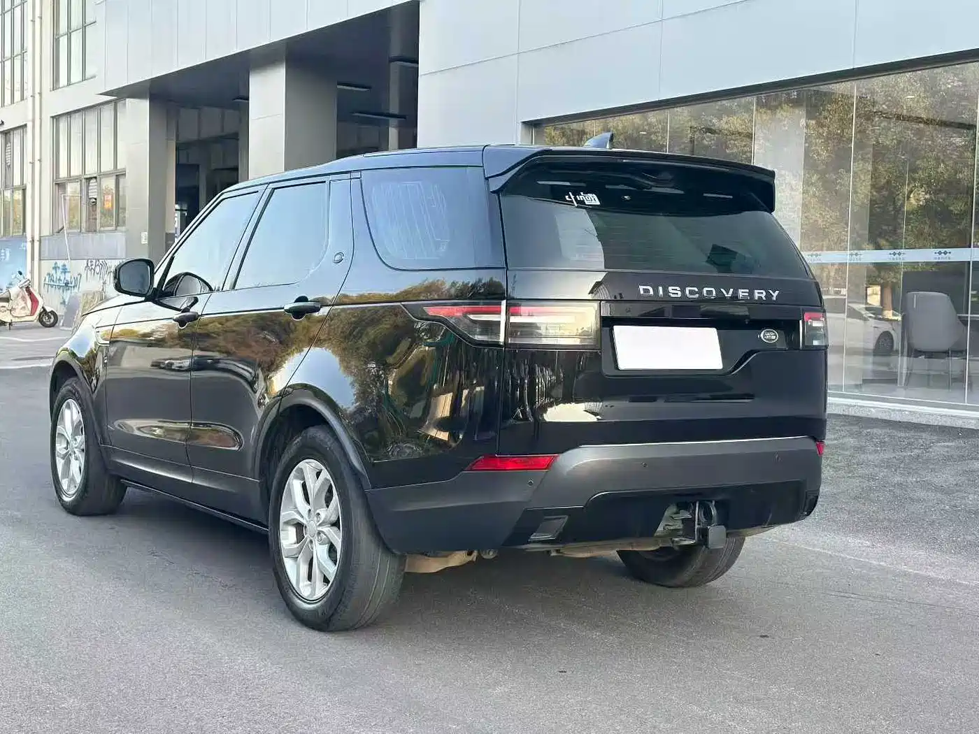 Land Rover Discovery 2018 2.0T SE фото 9