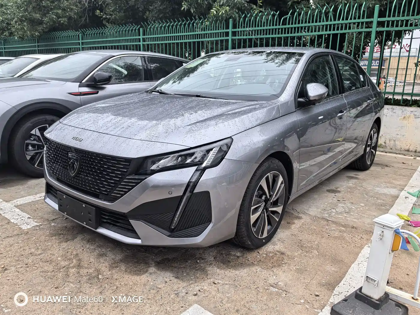 PEUGEOT 408
