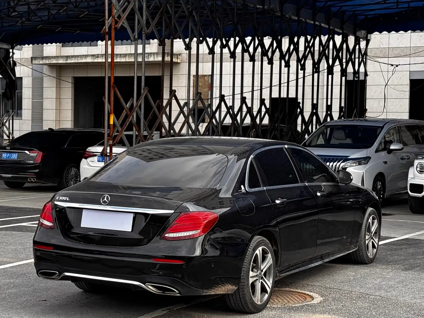 Mercedes-Benz E-Class 2016 E 200 L Sport Type фото 8