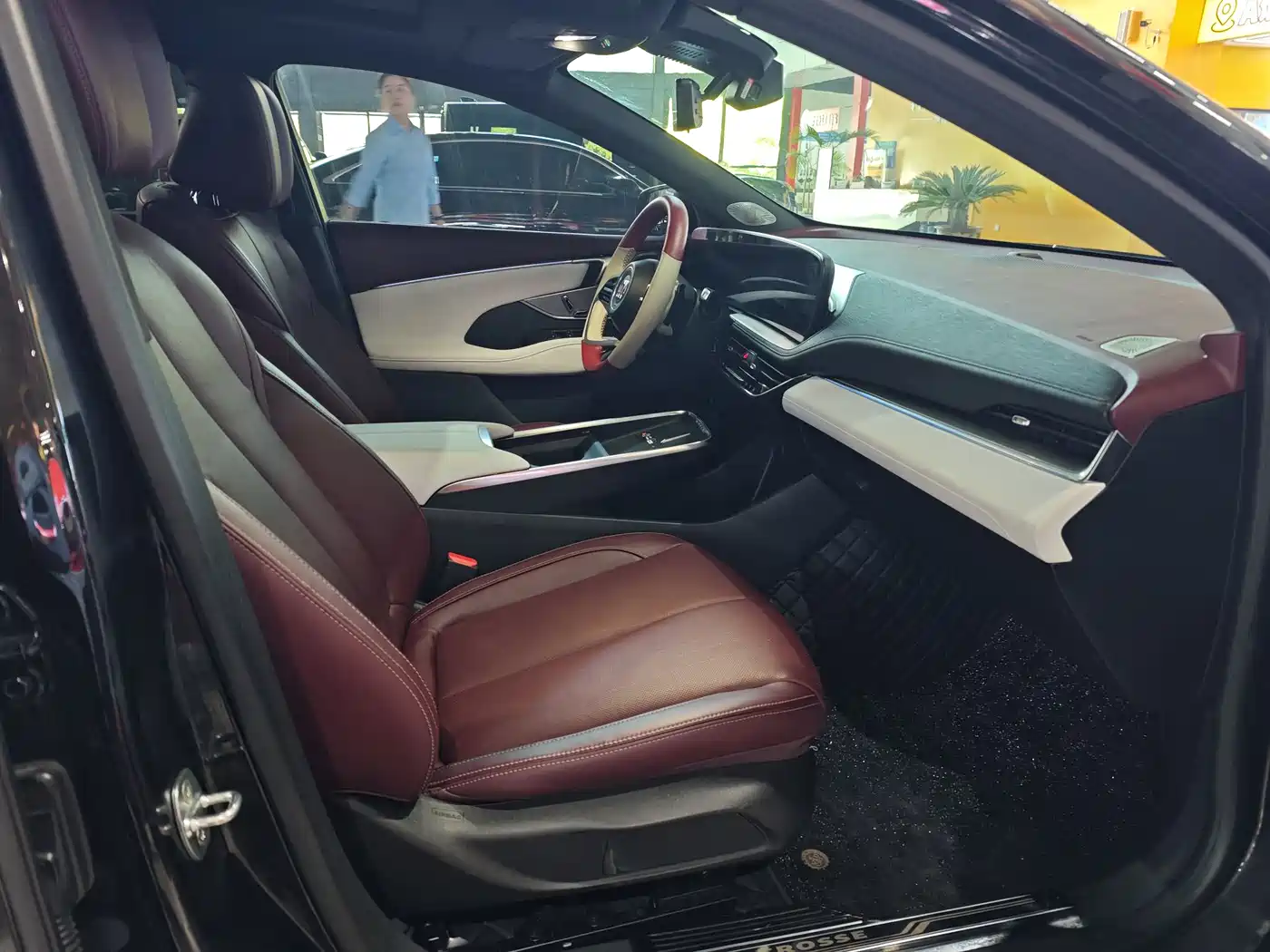BUICK LACROSSE