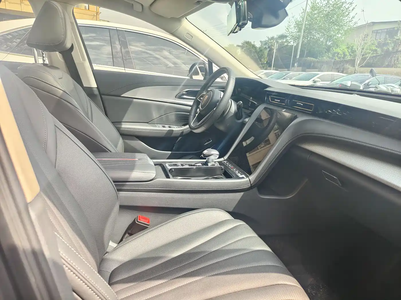 Hongqi H5 2024 1.5T DCT Smart Connect Flag Rhythm Edition фото 9