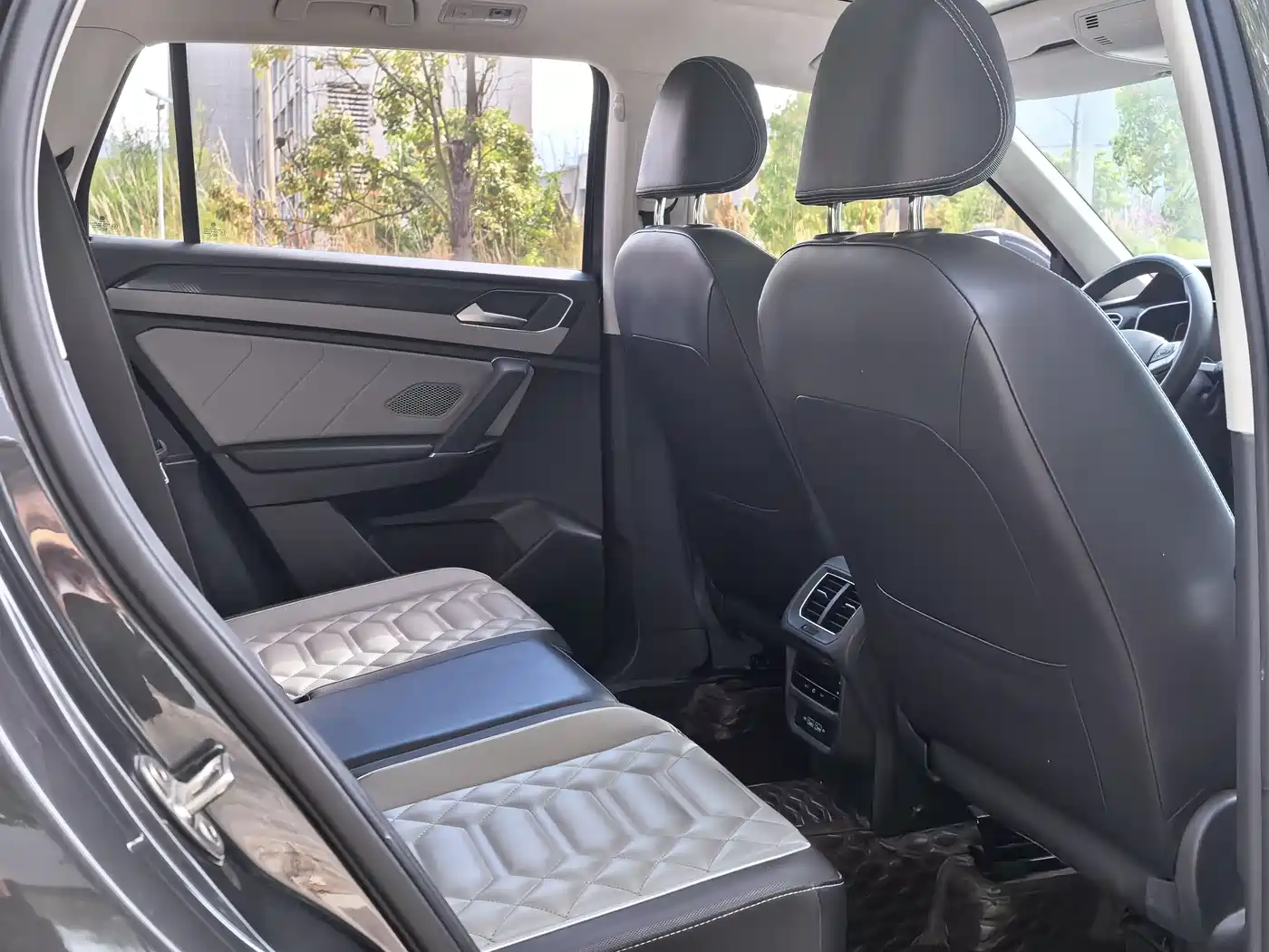 Volkswagen Tayron 2023 280TSI 2WD Luxury Plus Advanced Edition фото 6