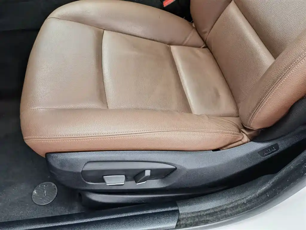 BMW 5 Series (Import) 2015 520i Elegance фото 20