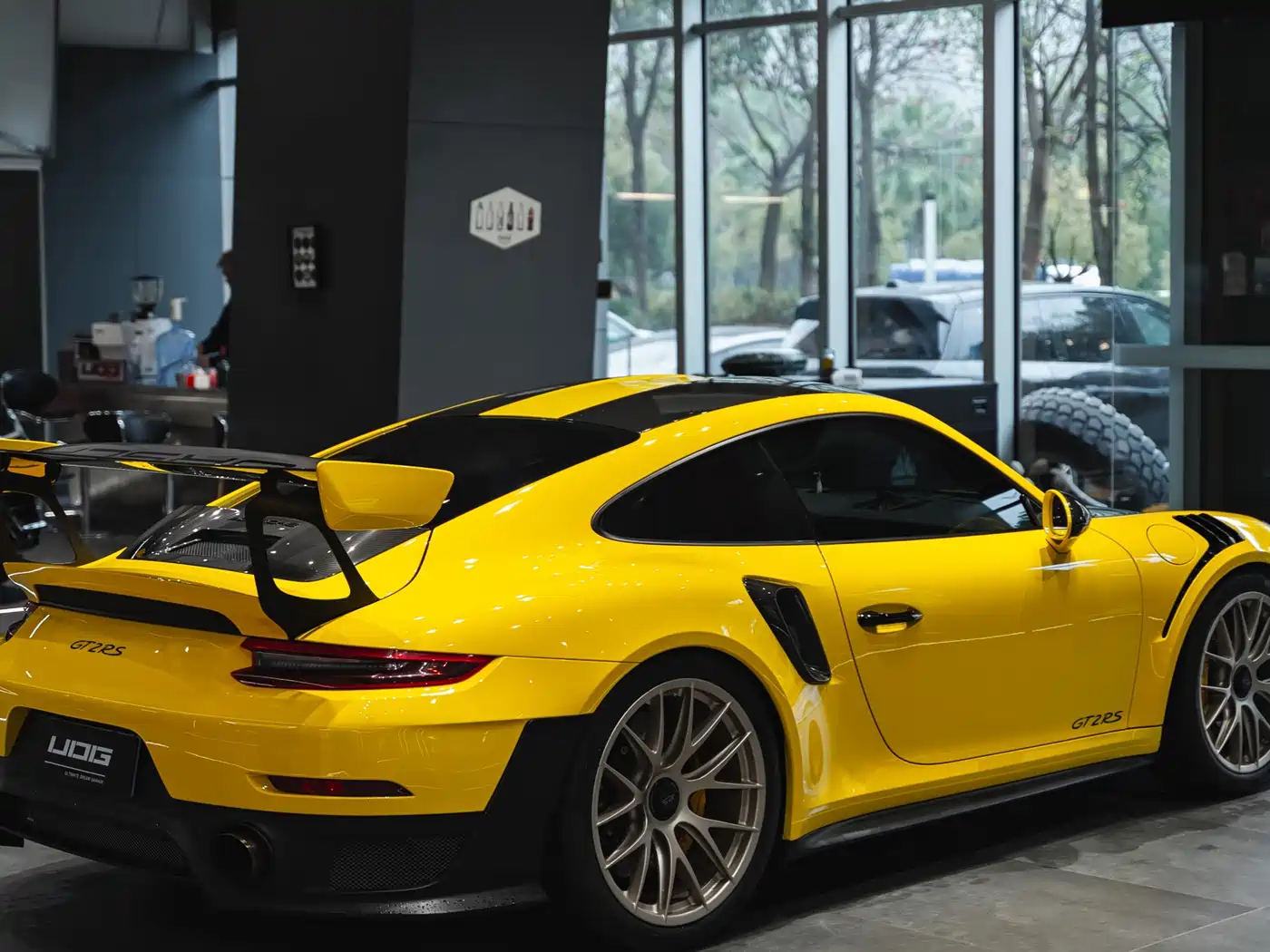 Porsche 911 2018 GT2 RS 3.8T фото 17