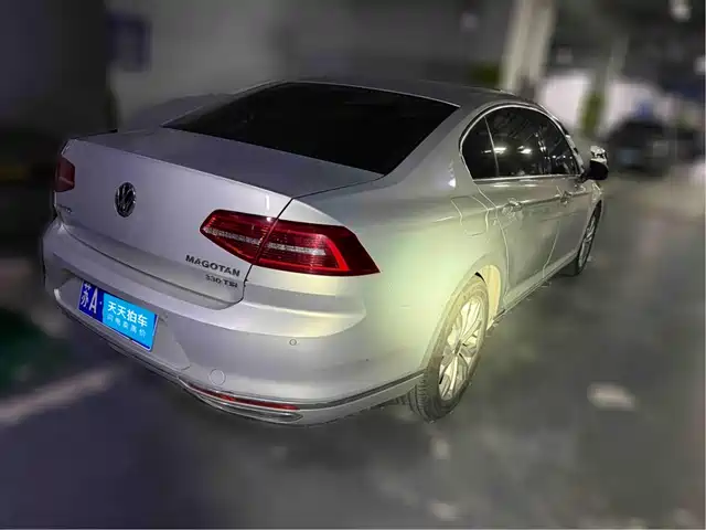 Volkswagen Magotan 2017 330TSI DSG Luxury — фото 2