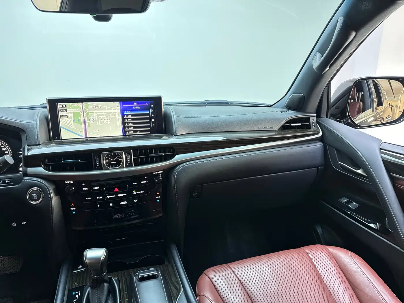 Lexus LX 2017 570 Dynamic Luxury фото 18