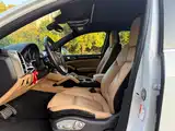 Photo 5 - Porsche Cayenne