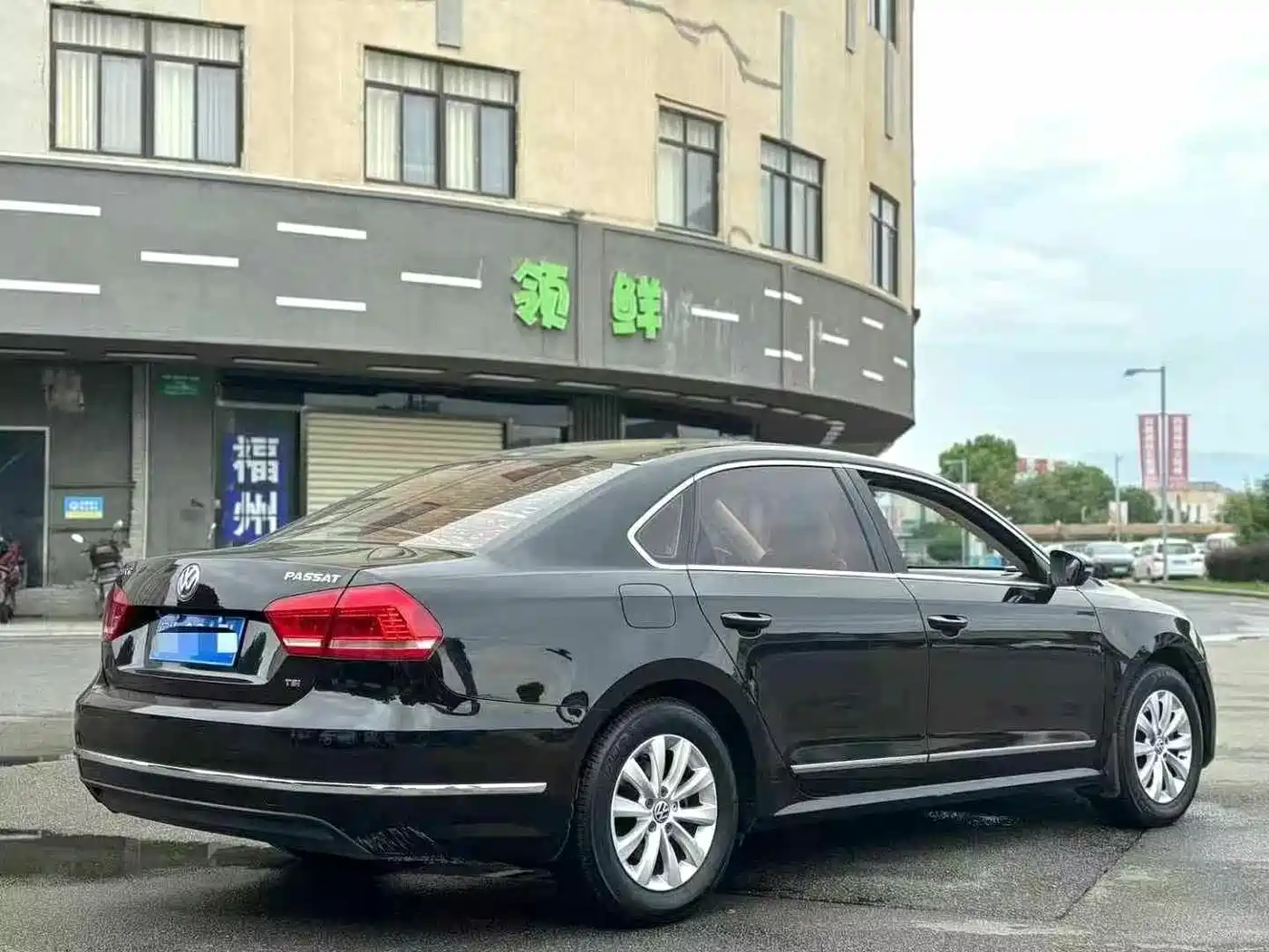 Volkswagen Passat 2011 1.8TSI DSG Honor Edition фото 8