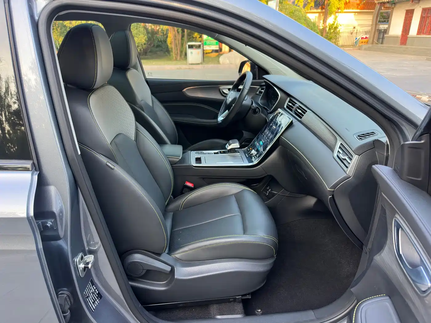 Фото 20 - Roewe RX5