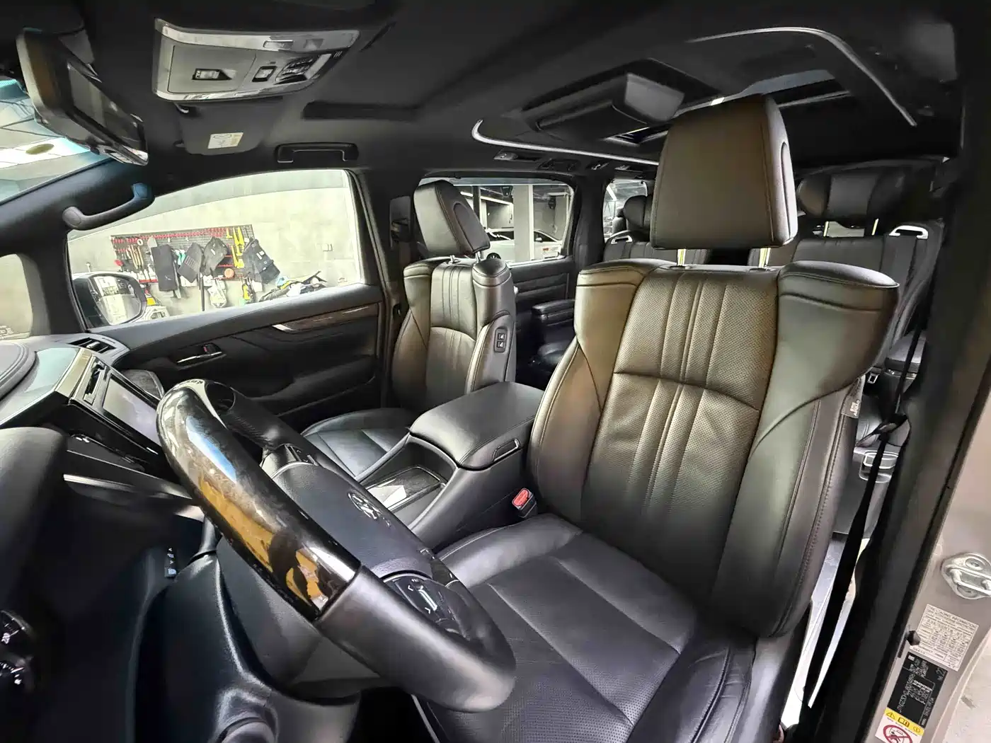 Toyota Alphard 2018 Facelift 3.5L Premium Edition фото 15