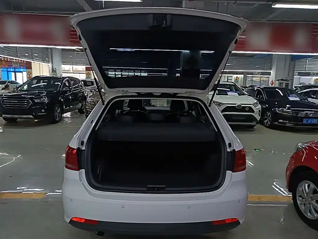 Volkswagen Lavida Tour 2013 1.6L Automatic Comfort фото 19