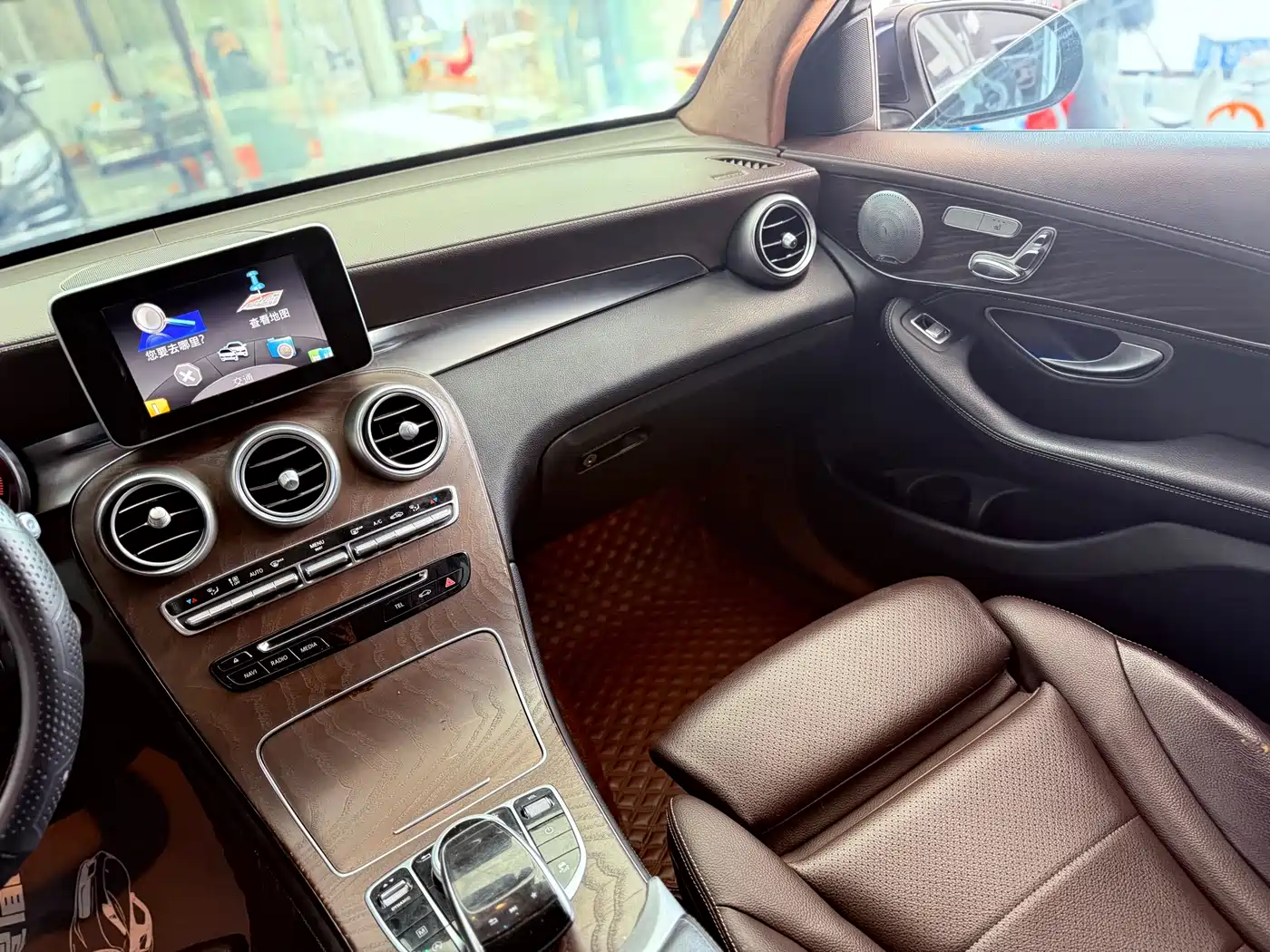 Mercedes-Benz GLC 2017 GLC 300 4MATIC Dynamic фото 12
