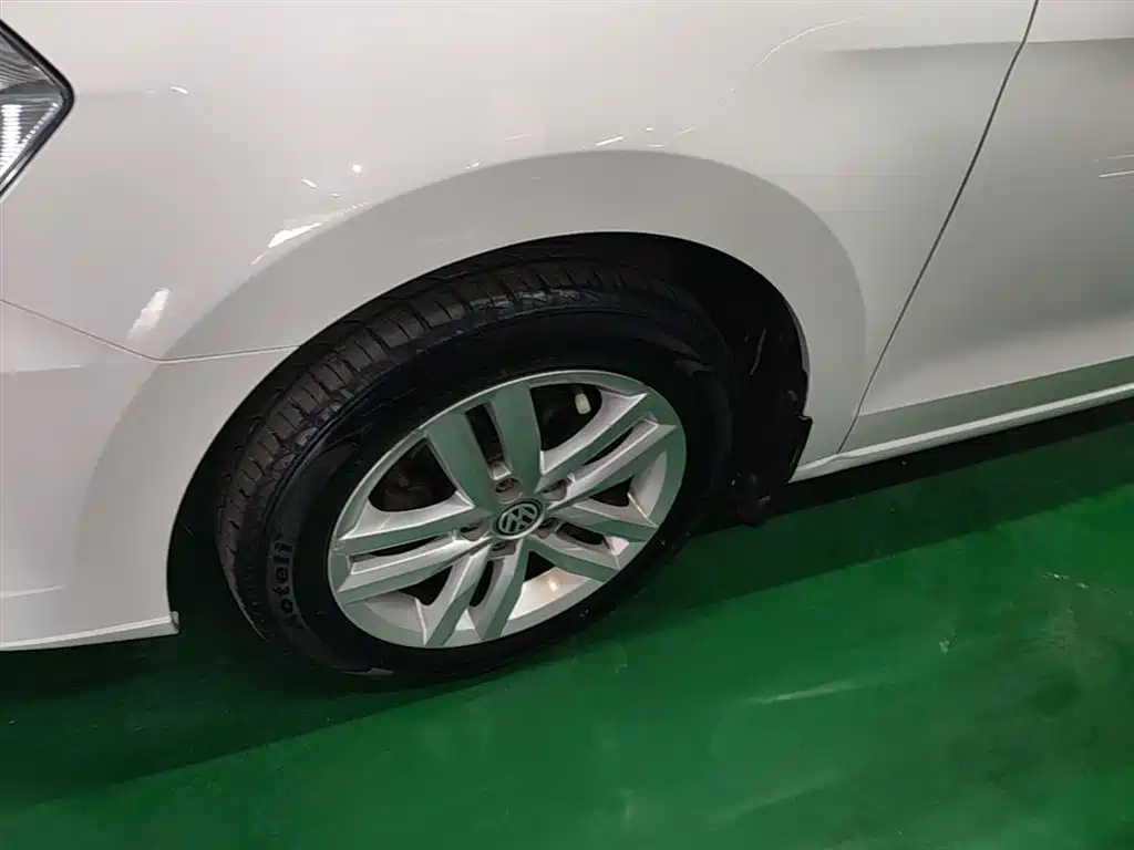 Volkswagen Jetta 2019 Dream Edition 1.5L Manual Fashion фото 23