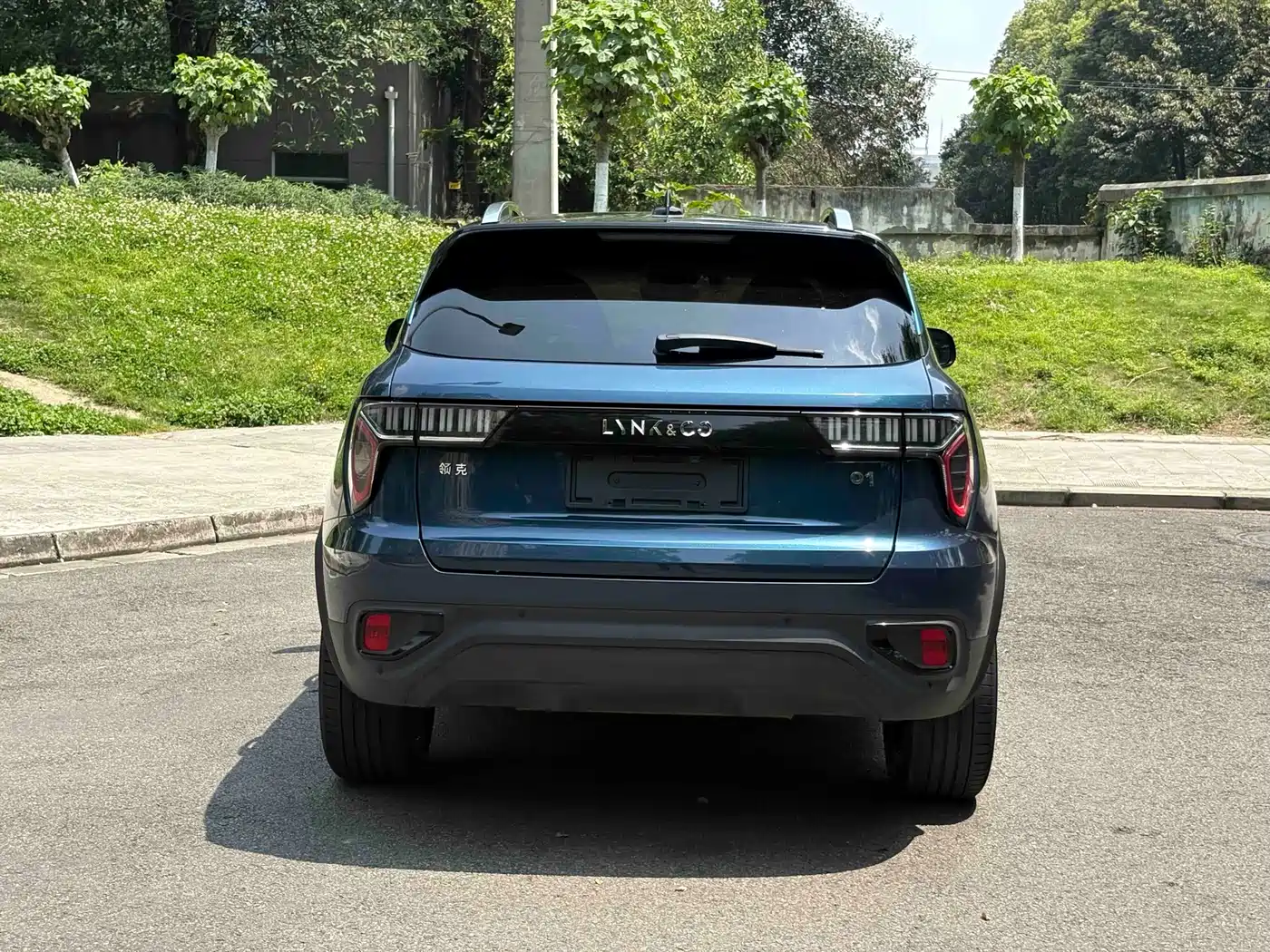 Lynk & Co 01 2017 2.0T 2WD Pro Shine Edition фото 15