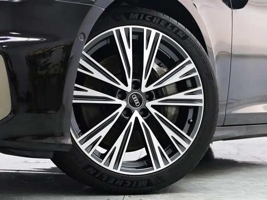 Audi A6L 2022 55 TFSI quattro Premium Dynamic фото 3
