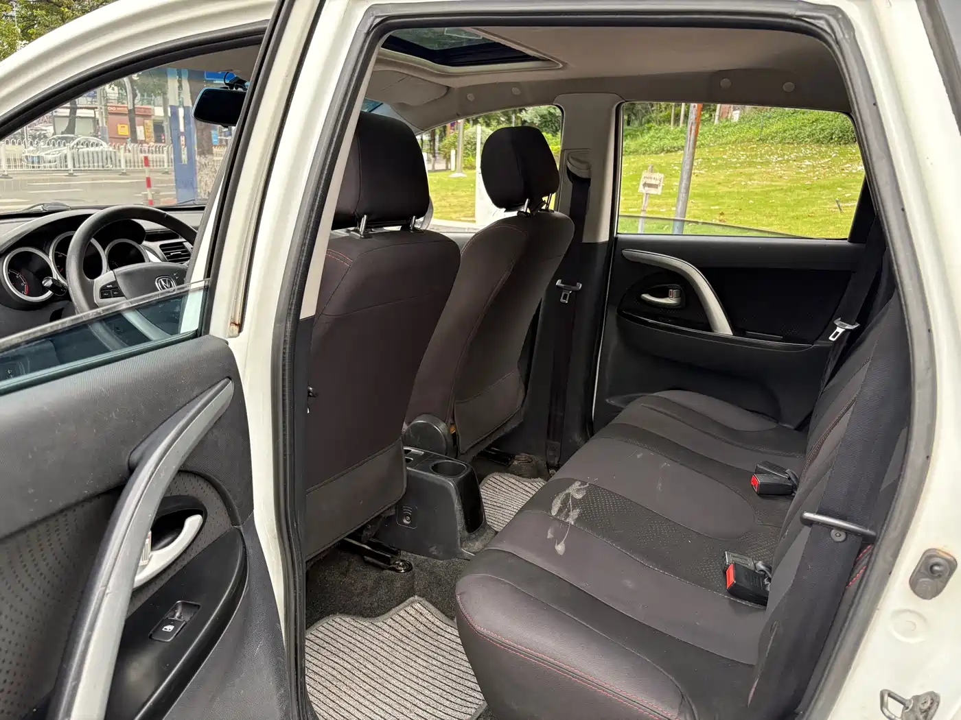 Changan CX20 2015 2014 1.4L IMT Sunroof Navigation Edition (China V)