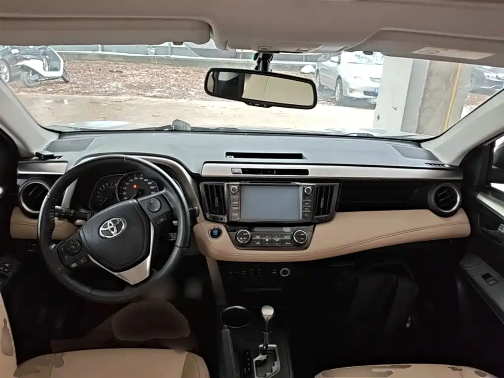 Toyota RAV4 Rongfang 2015 2.5L Automatic 4WD Elite Edition фото 10