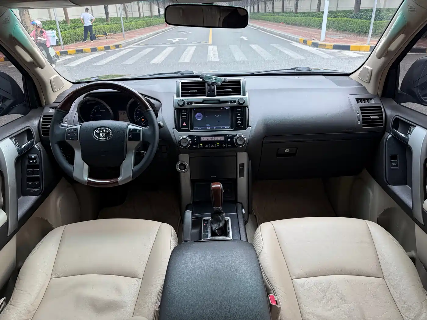 Фото 17 - Toyota Prado