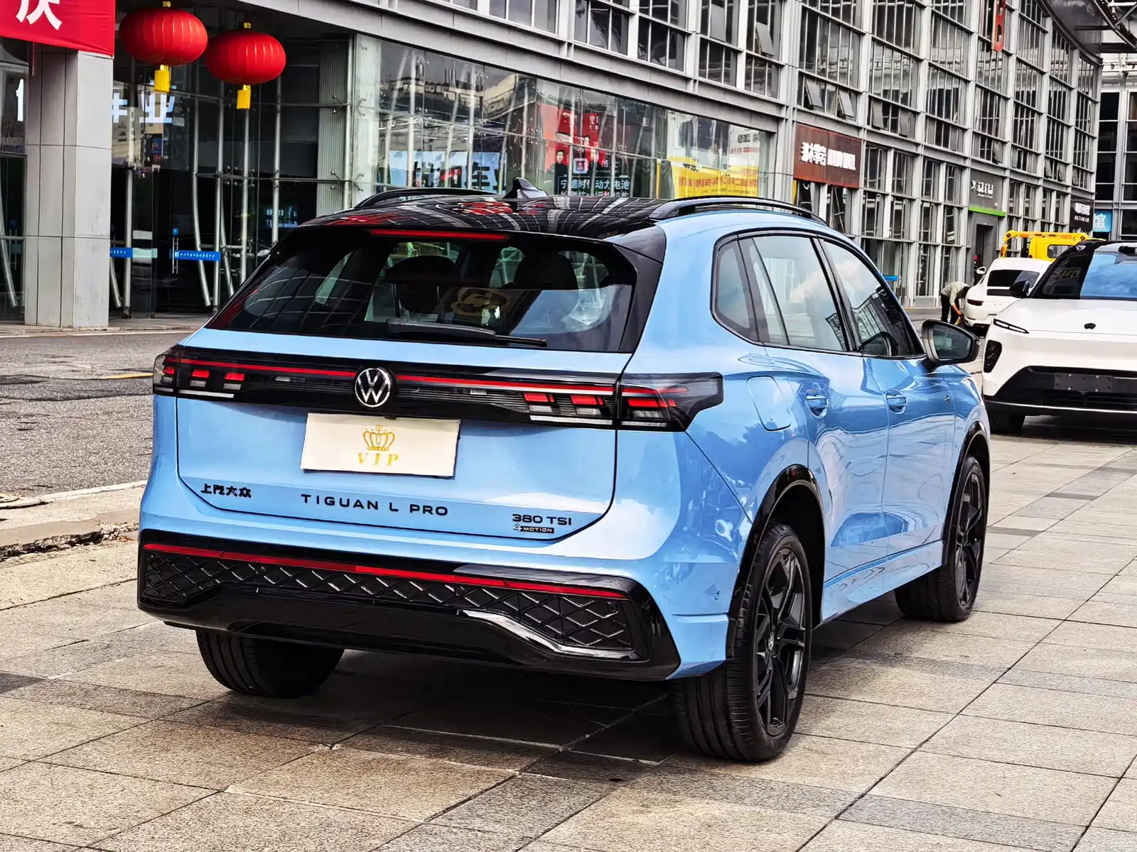 Фото 7 - Volkswagen Tiguan L
