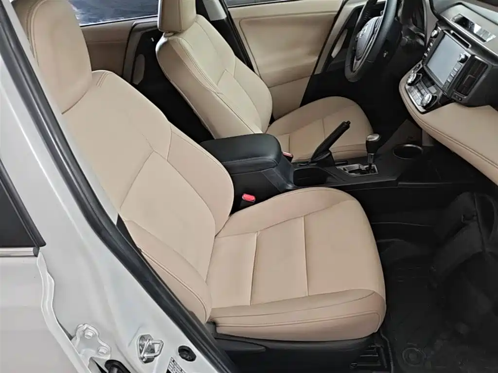 Toyota RAV4 Rongfang 2015 2.5L Automatic 4WD Elite Edition фото 24