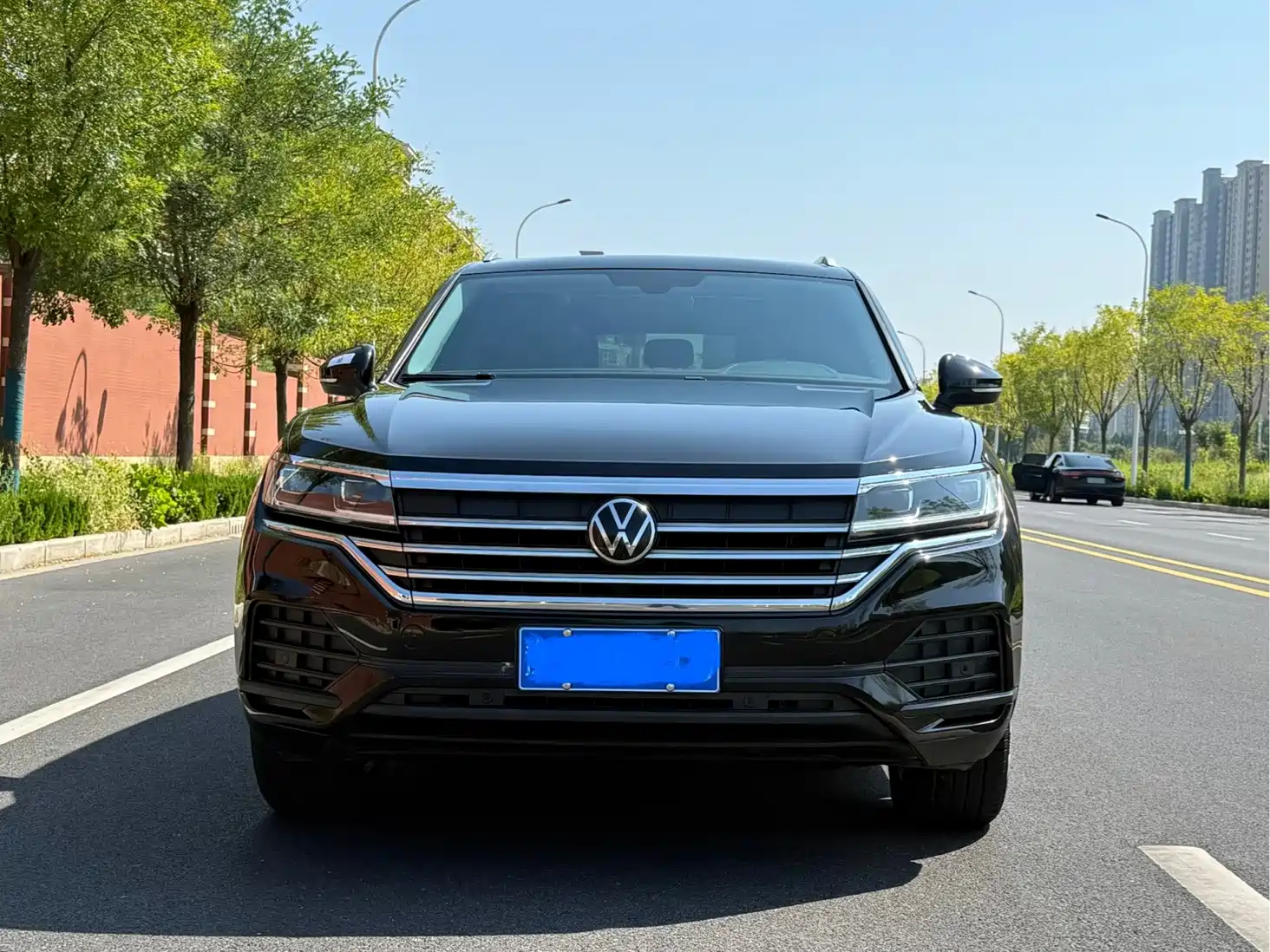 Фото 2 - Volkswagen Touareg