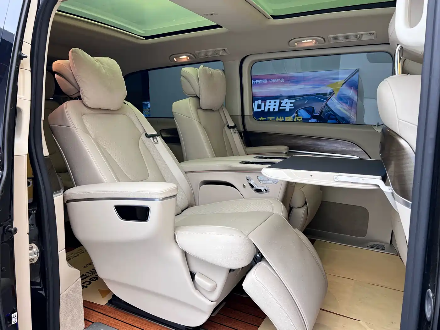 Mercedes-Benz V-Class 2022 V 260 L Long Wheelbase Prestige Edition фото 33