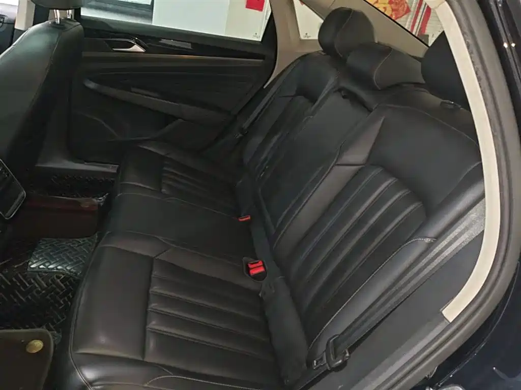 Volkswagen Passat 2020 280TSI Business Edition China VI фото 16