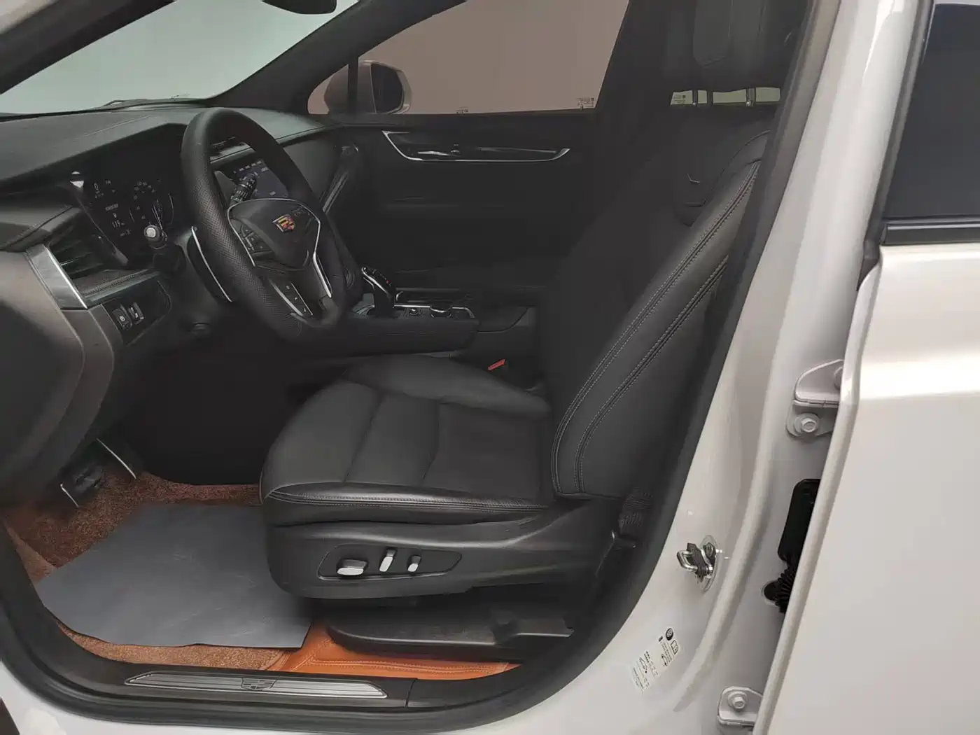 Cadillac XT5 2024 2.0T AWD Luxury (Hummingbird Edition) фото 11