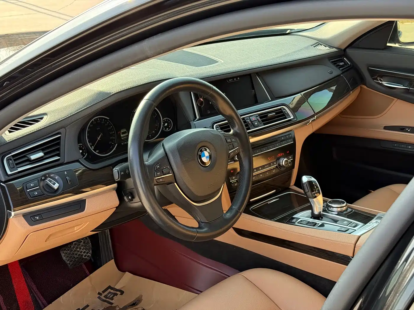 BMW 7 Series 2014 730Li Premium фото 18