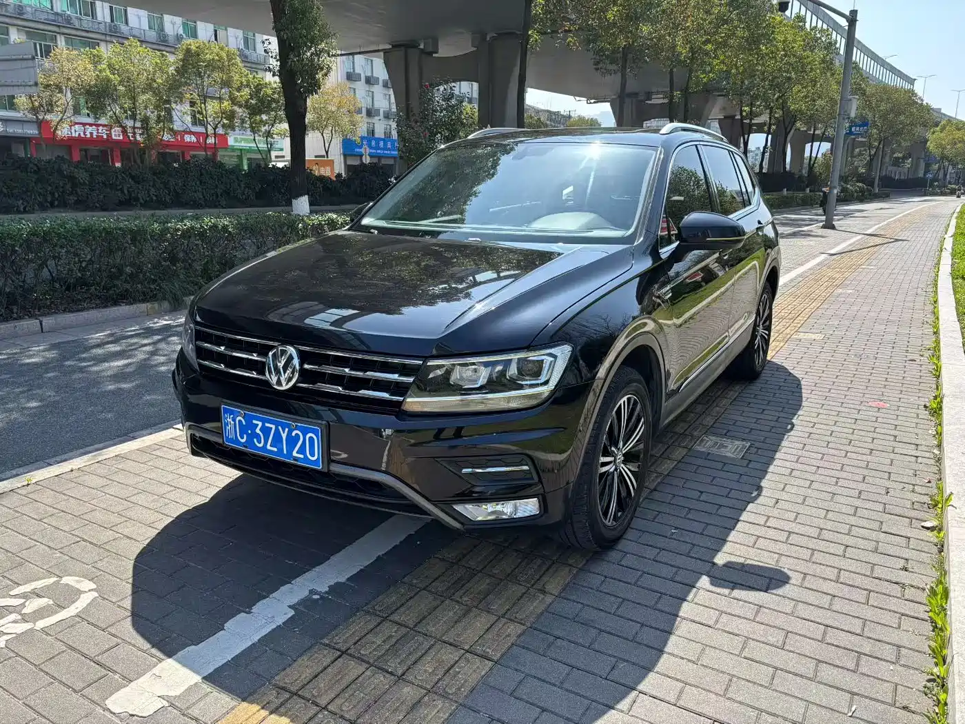 Volkswagen Tiguan L 2019 330TSI Automatic 2WD Panorama Comfort Edition China VI фото 2